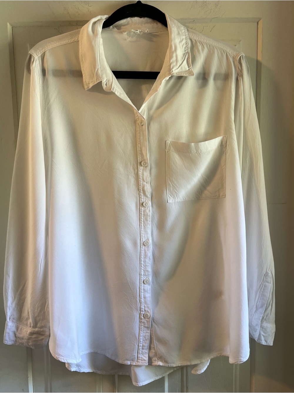 Beach Lunch Lounge Classic White Button-Up Shirt with Chest Pocket